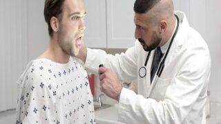 Gey doktor kökleyerek tedavi ediyor