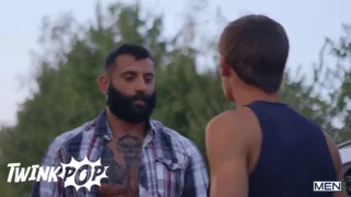 Markus Kage Gelip Onları Sertçe Sikişle Kurtarıyor