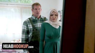 Sapık Hicablı Bakireye Erkek Nasıl Hoşnut Edilir Öğretiyorum